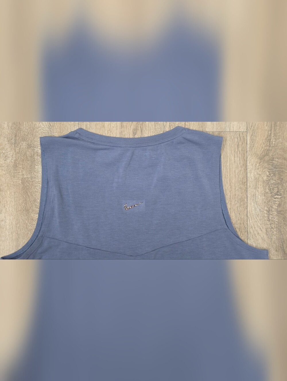 Women' Nike Dri-Fit Yoga Tank Top-Size Medium - Picture 3 of 4